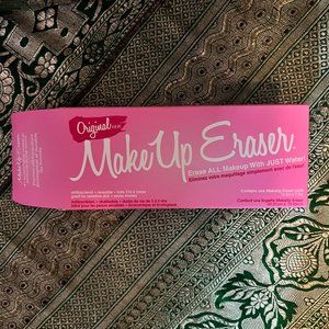 The Original MakeUp Eraser in Original Pink